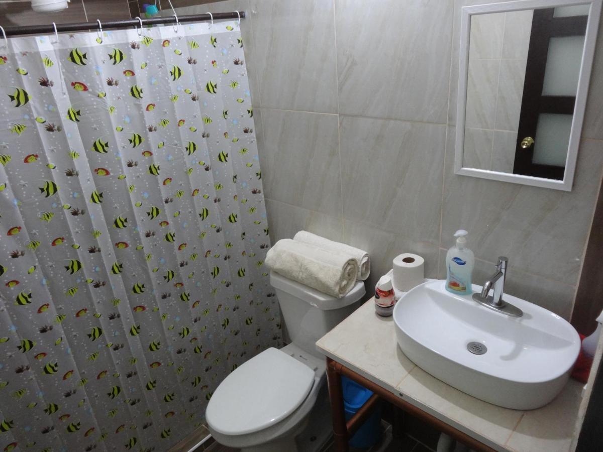 Habitaciones-Comodas-Aire-Wifi-Tv-Cerca De Playa-!!Excelente Precio II مانزانيلو المظهر الخارجي الصورة