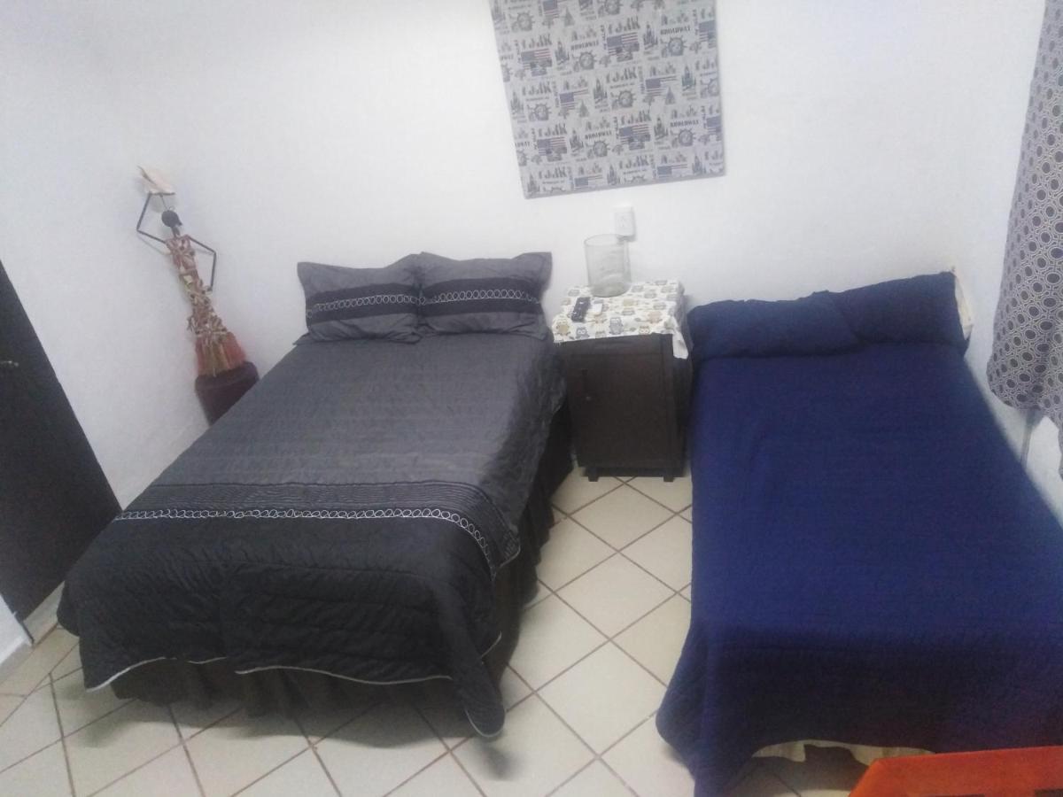 Habitaciones-Comodas-Aire-Wifi-Tv-Cerca De Playa-!!Excelente Precio II مانزانيلو المظهر الخارجي الصورة