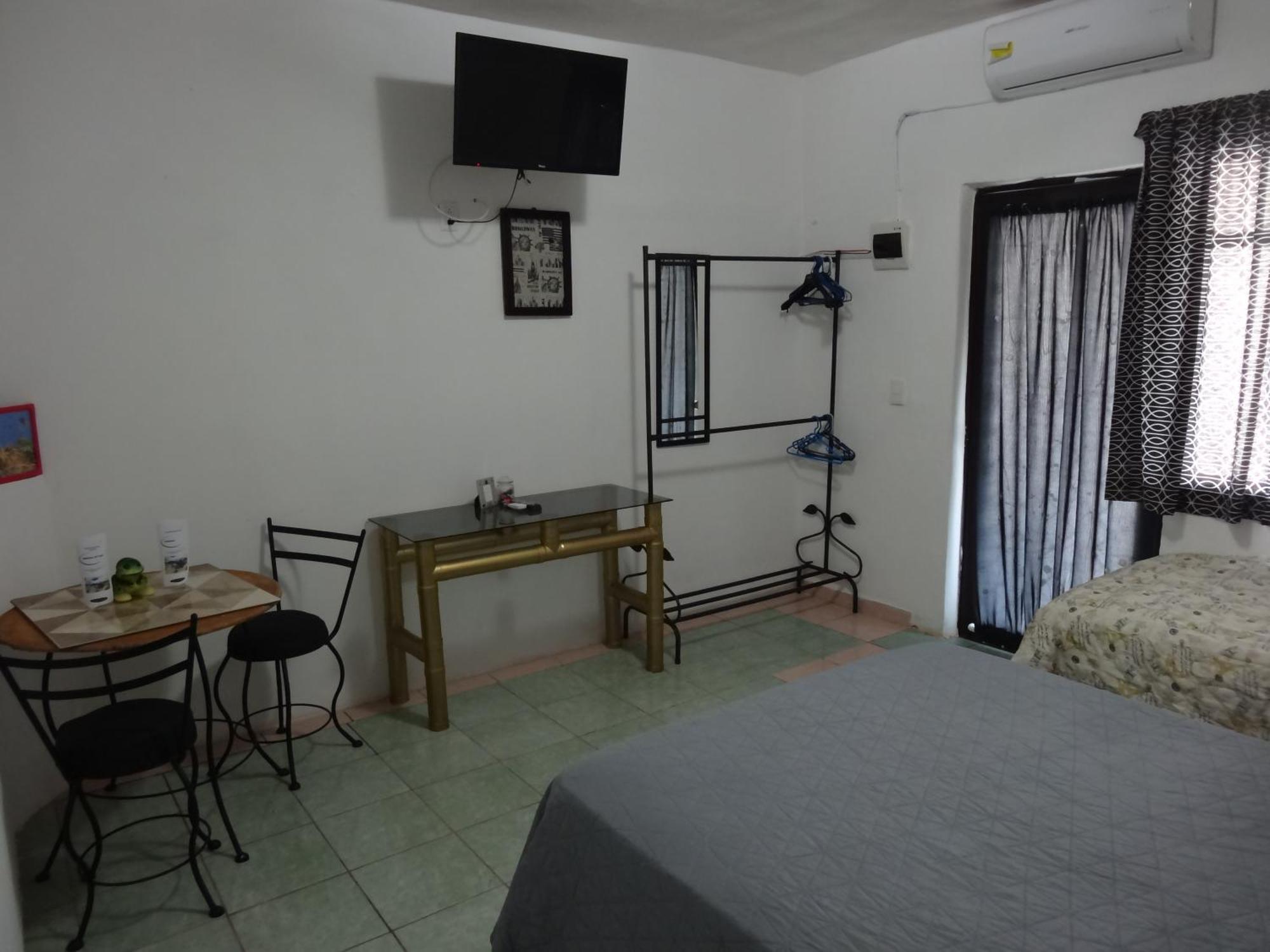 Habitaciones-Comodas-Aire-Wifi-Tv-Cerca De Playa-!!Excelente Precio II مانزانيلو المظهر الخارجي الصورة
