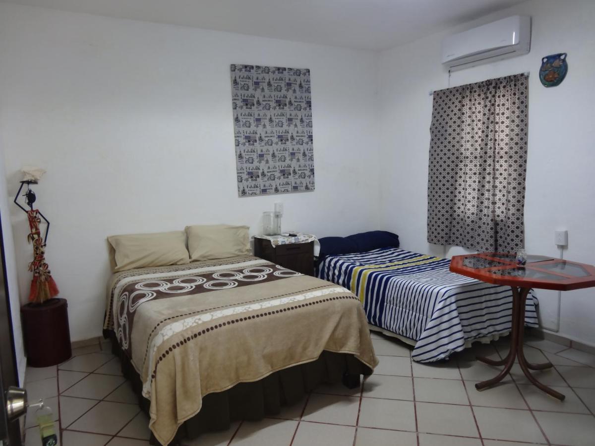 Habitaciones-Comodas-Aire-Wifi-Tv-Cerca De Playa-!!Excelente Precio II مانزانيلو المظهر الخارجي الصورة