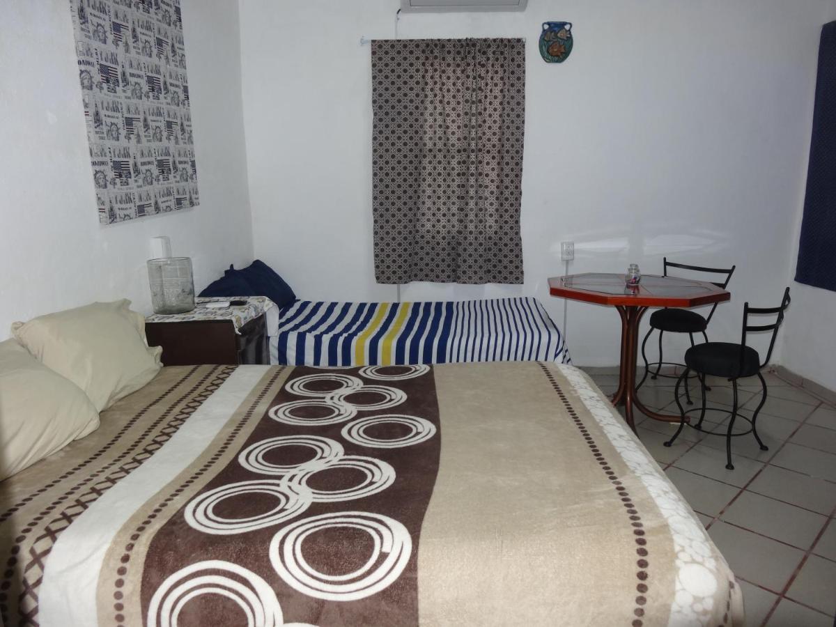 Habitaciones-Comodas-Aire-Wifi-Tv-Cerca De Playa-!!Excelente Precio II مانزانيلو المظهر الخارجي الصورة
