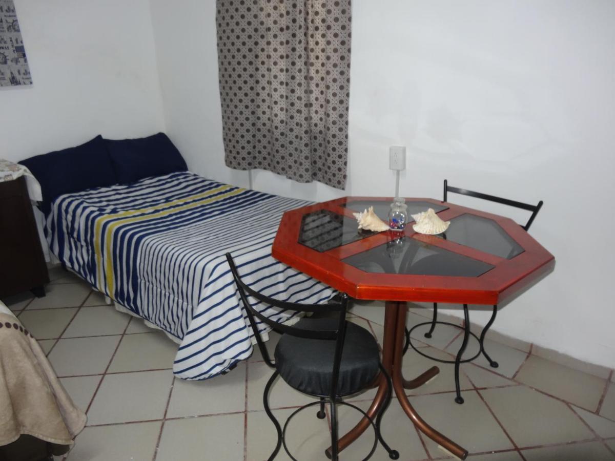 Habitaciones-Comodas-Aire-Wifi-Tv-Cerca De Playa-!!Excelente Precio II مانزانيلو المظهر الخارجي الصورة
